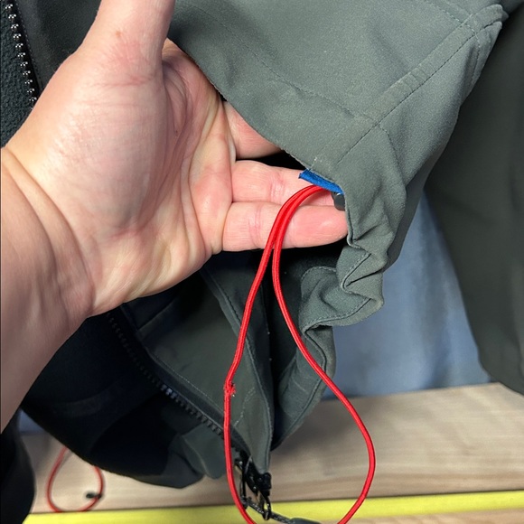 Mammut Men's Olive and Black Performance Jacket - Picture 6 of 6